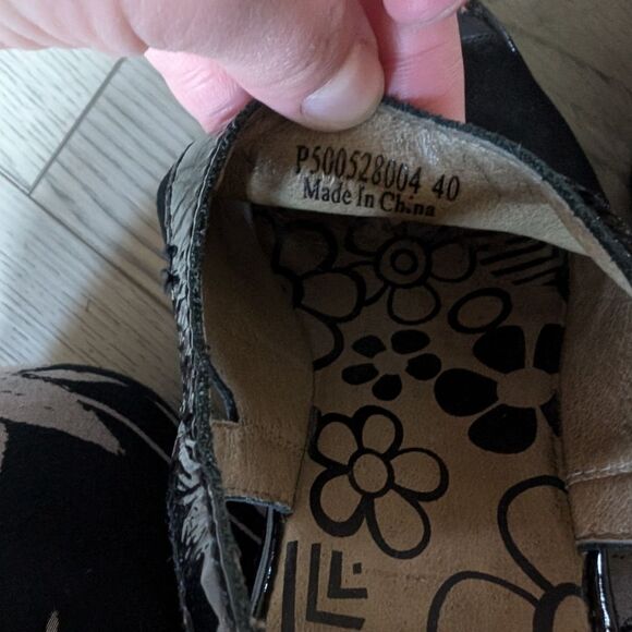 Fly London Pyle Wedges Pumps Black Open Peep Toe Buckle Size 40 (9.5) - Picture 9 of 9